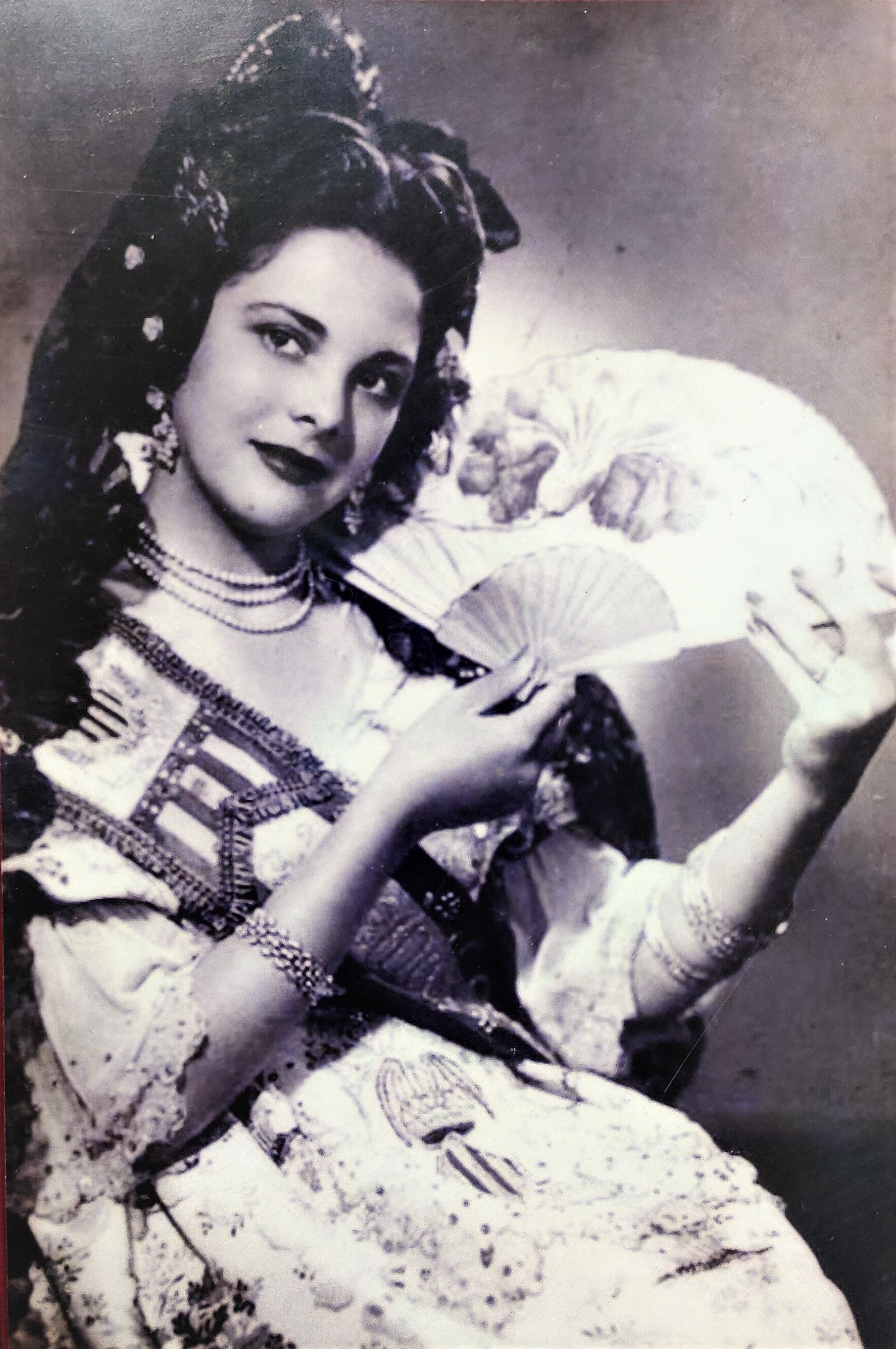 Consuelo Velasco Macián
